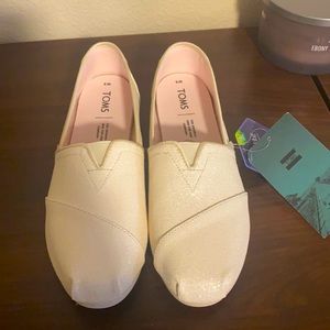 Sparkly ivory wedding toms! Brand new!
